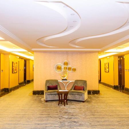 فندق هوليداي الخليج الرياض - Holiday Al Khaleej Hotel Exterior photo