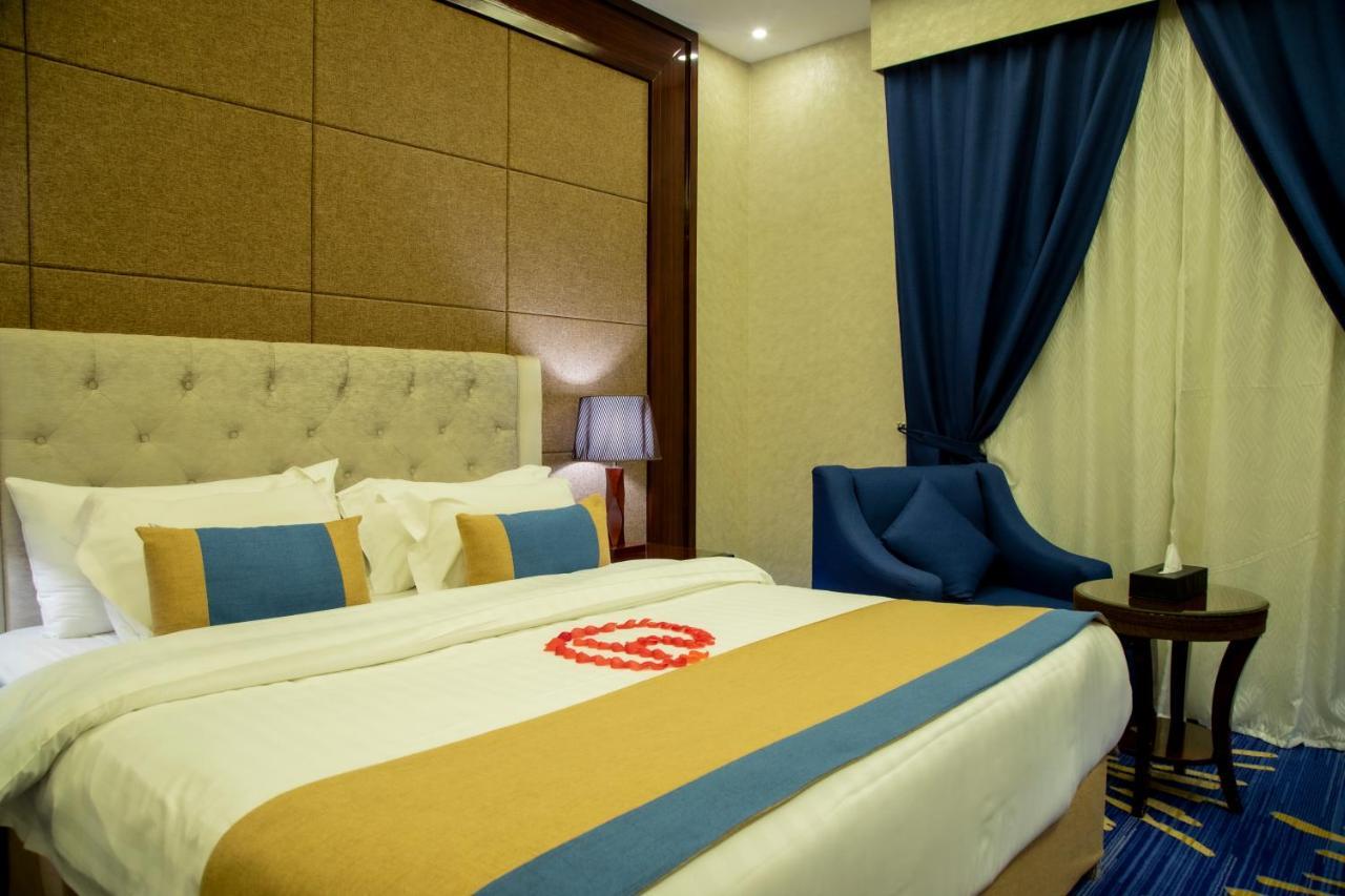 فندق هوليداي الخليج الرياض - Holiday Al Khaleej Hotel Exterior photo
