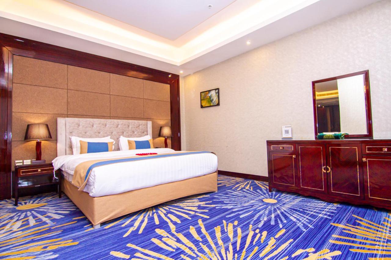 فندق هوليداي الخليج الرياض - Holiday Al Khaleej Hotel Exterior photo