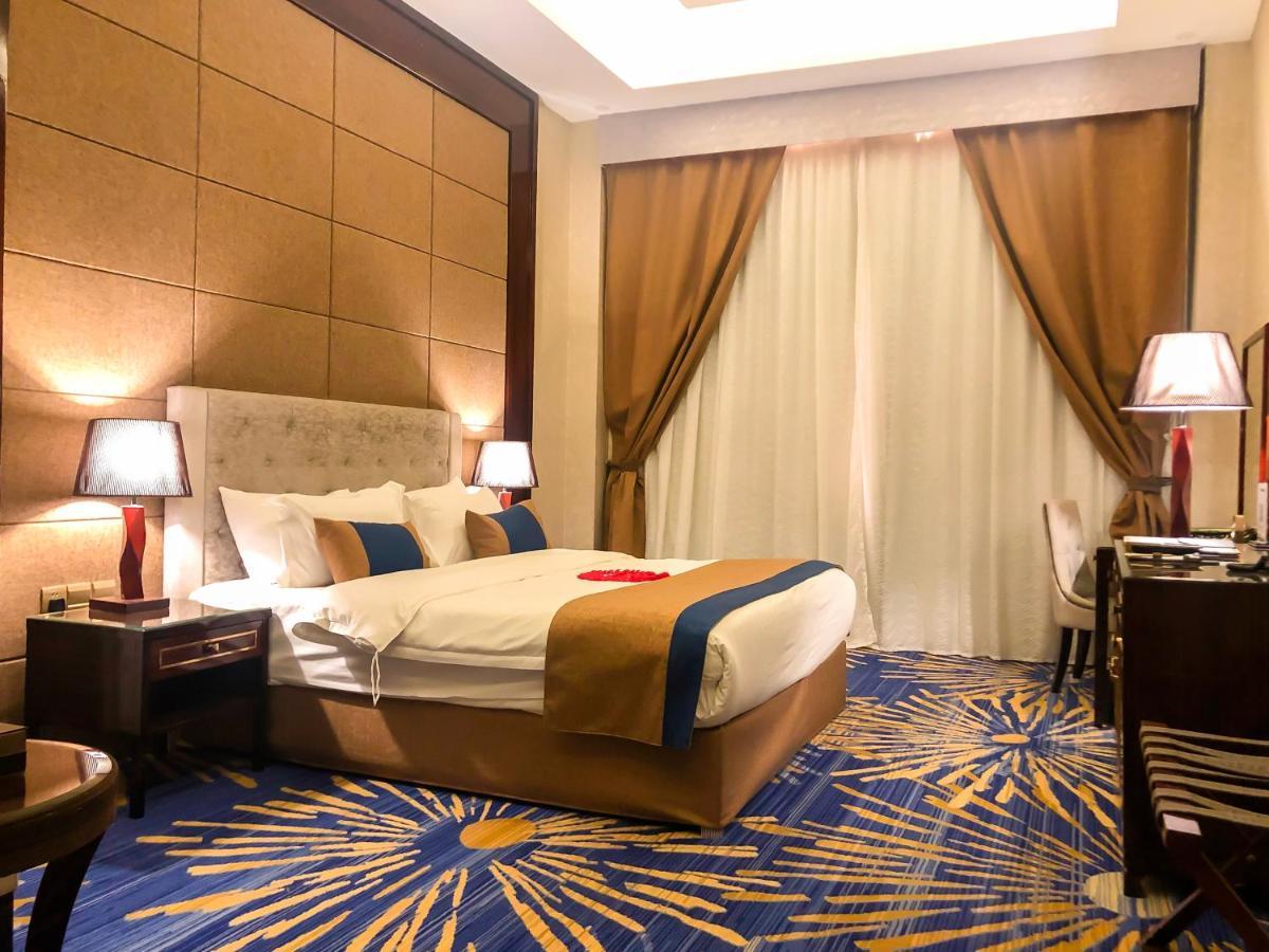 فندق هوليداي الخليج الرياض - Holiday Al Khaleej Hotel Exterior photo