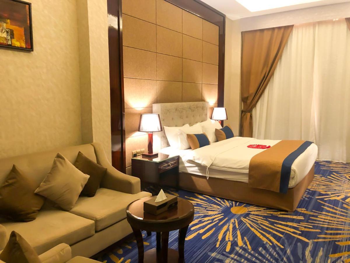فندق هوليداي الخليج الرياض - Holiday Al Khaleej Hotel Exterior photo