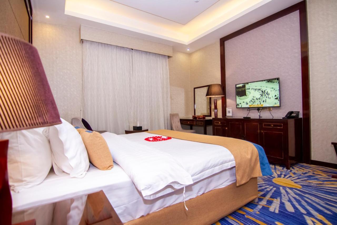 فندق هوليداي الخليج الرياض - Holiday Al Khaleej Hotel Exterior photo
