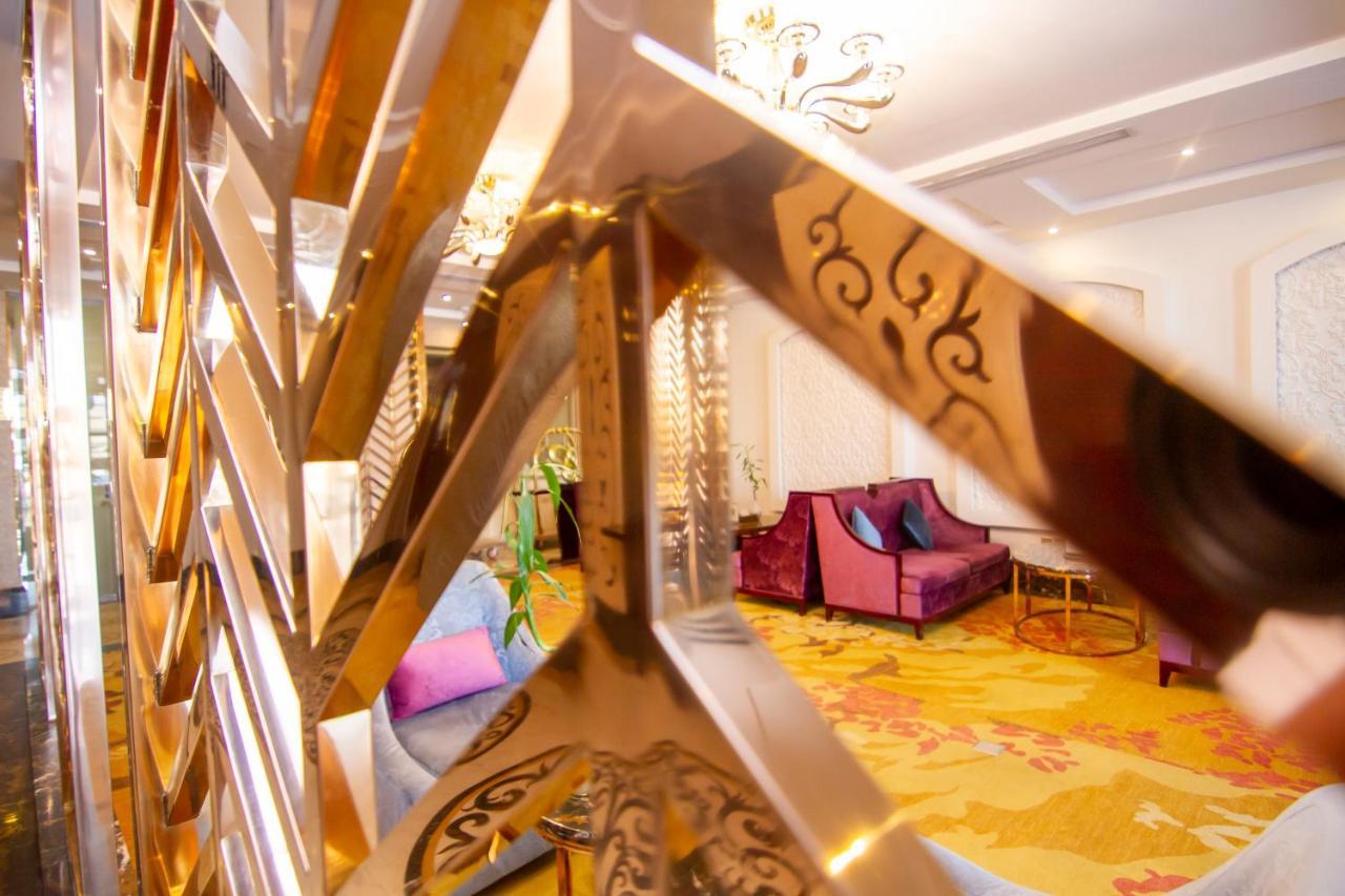 فندق هوليداي الخليج الرياض - Holiday Al Khaleej Hotel Exterior photo