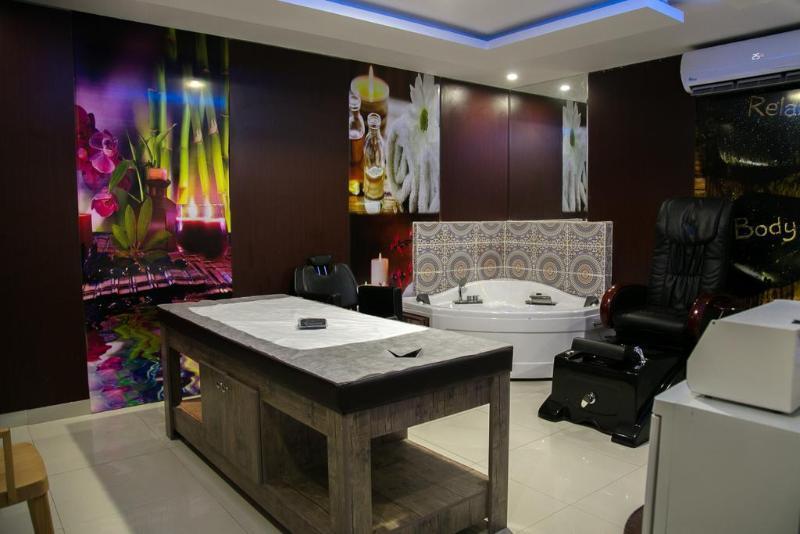 فندق هوليداي الخليج الرياض - Holiday Al Khaleej Hotel Exterior photo