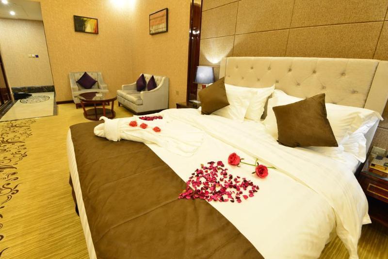 فندق هوليداي الخليج الرياض - Holiday Al Khaleej Hotel Exterior photo