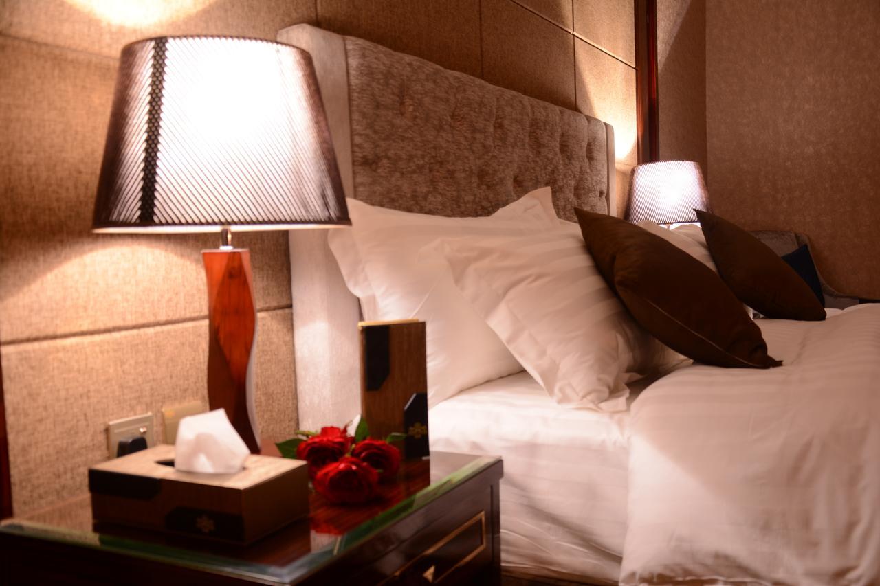 فندق هوليداي الخليج الرياض - Holiday Al Khaleej Hotel Exterior photo
