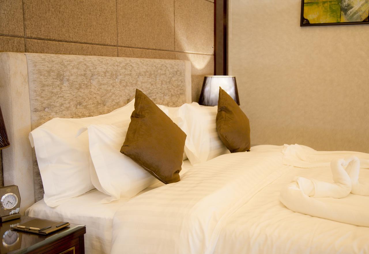 فندق هوليداي الخليج الرياض - Holiday Al Khaleej Hotel Exterior photo