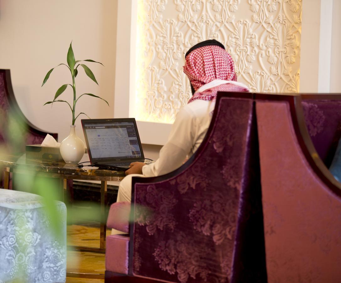 فندق هوليداي الخليج الرياض - Holiday Al Khaleej Hotel Exterior photo