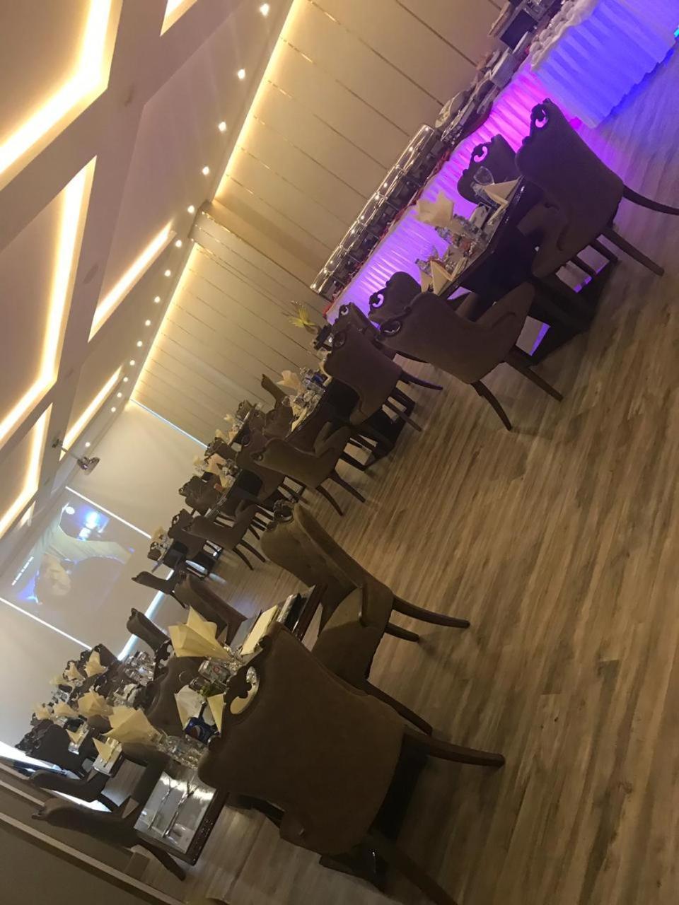 فندق هوليداي الخليج الرياض - Holiday Al Khaleej Hotel Exterior photo